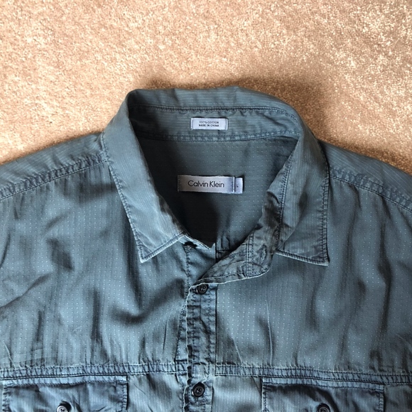 Calvin Klein Casual Button-Down Shirt w/ tab sleev - Picture 3 of 7